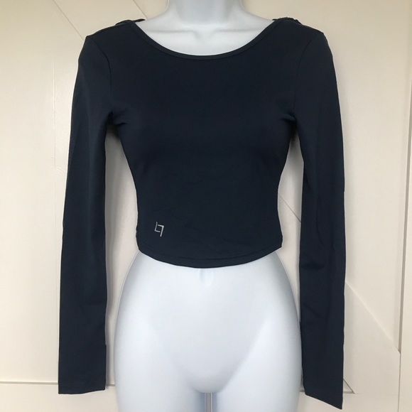 NWOT set Of Three Yoga crop top long sleeve tops - Picture 6 of 8